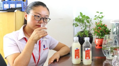 喝酒老是喝醉怎么辦，雅大白酒蒸餾設(shè)備釀酒師教你輕松應(yīng)對(duì)