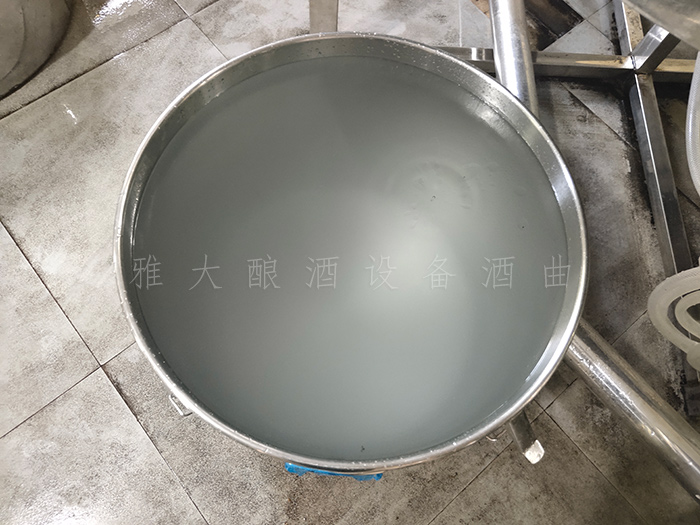 11.28尾酒 準備下次倒入小型燒酒設備中復蒸