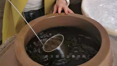 這種酒老酒鬼們都搶著存，是釀酒白酒設(shè)備釀造的正宗純糧酒