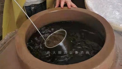 什么是固態(tài)法白酒？很多用蒸餾釀酒設(shè)備做酒的老師傅都不知情